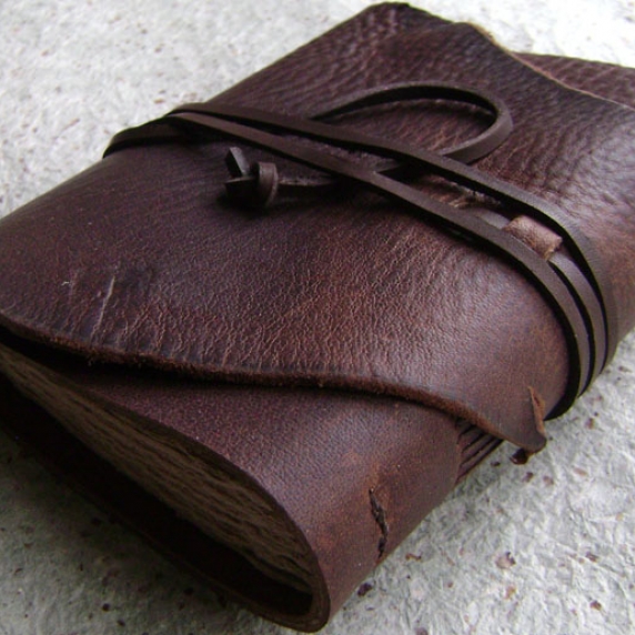 medieval style leather journal dsc00021.jpg